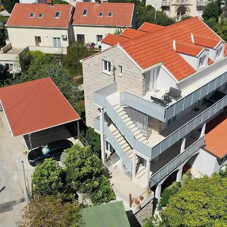 Nea * Ντουμπρόβνικ